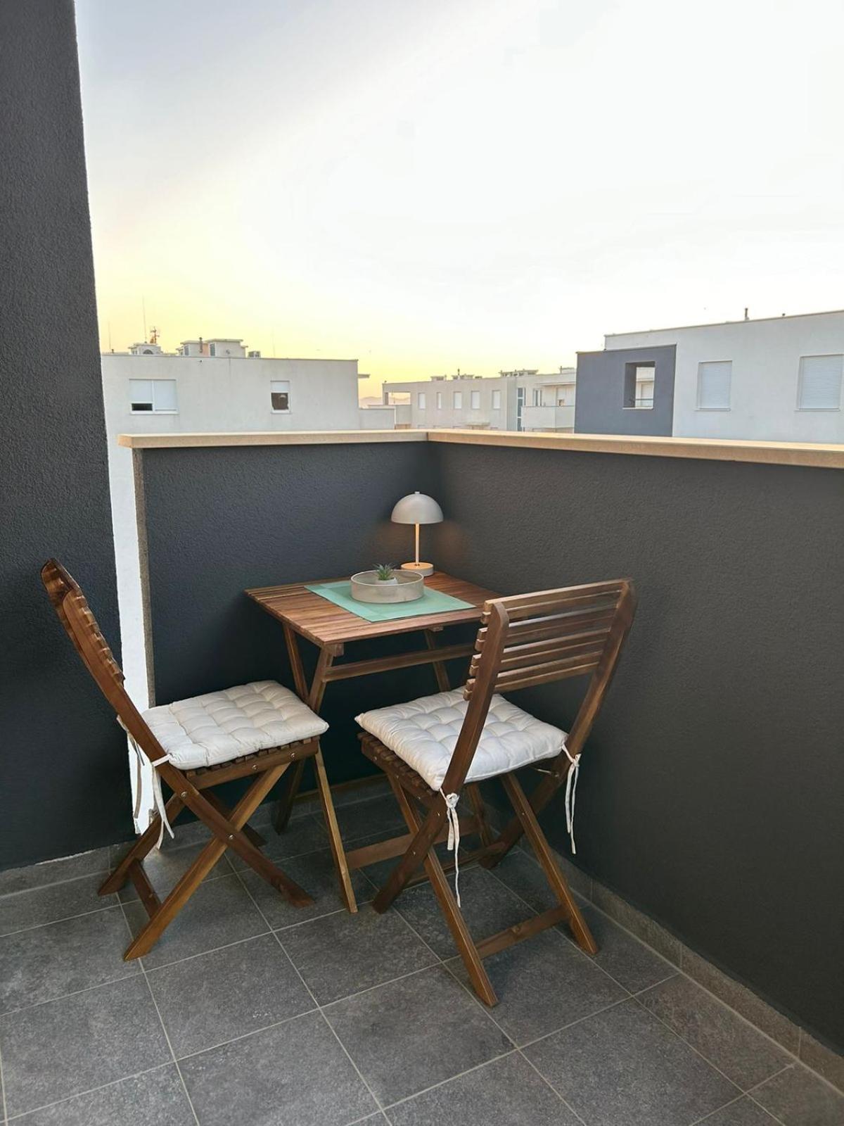 Urban Loft With Garage Place Apartament Zadar